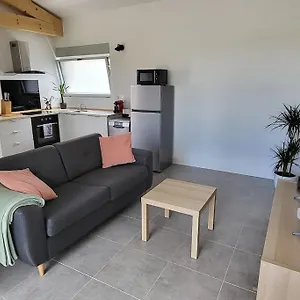 Chez Sandra Et Fabien Dans Petite Maison Coeur Village Maubec (Vaucluse)